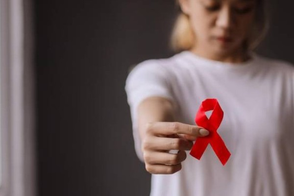 Homem é preso por transmitir AIDS de forma intencional