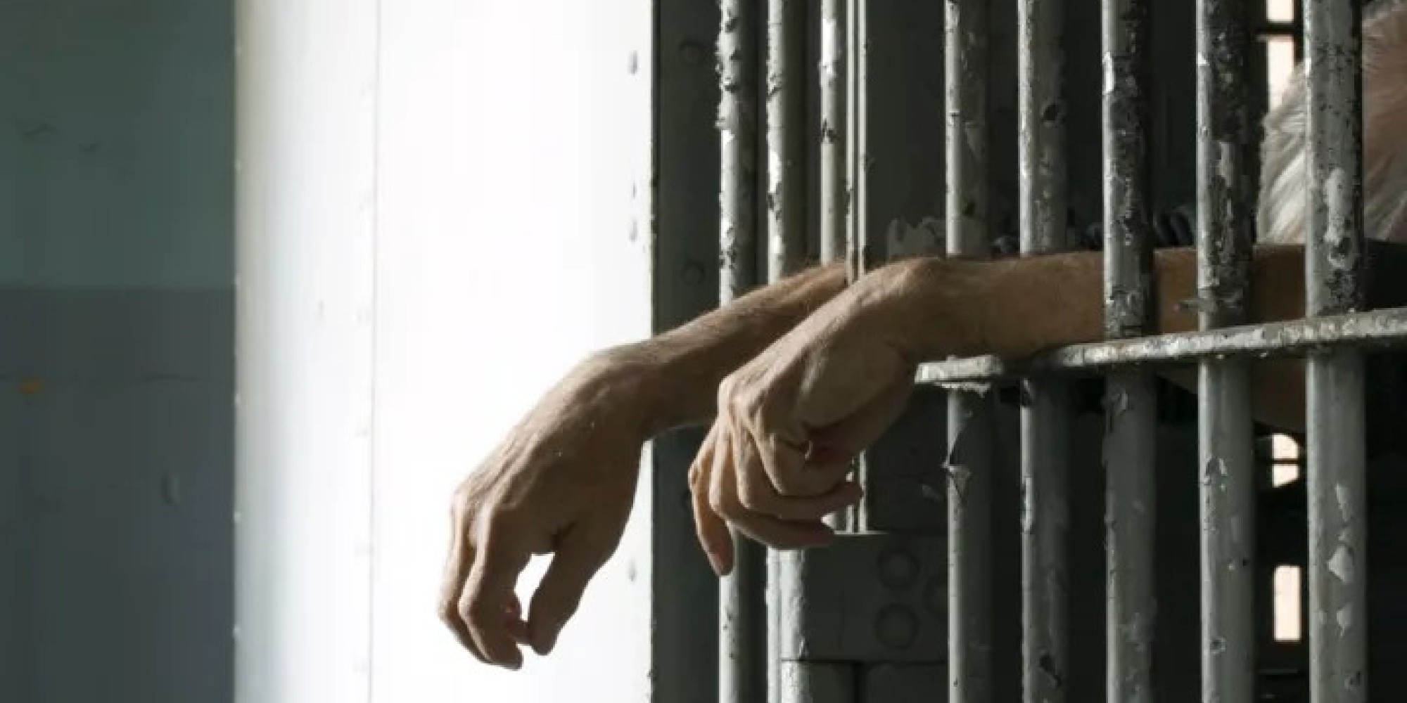 Homem é condenado e preso pelo estupro de enteadas