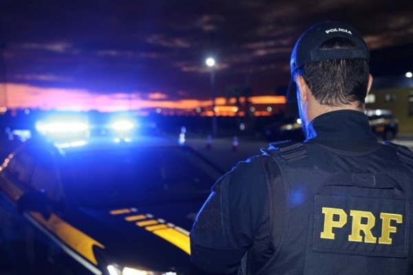 Homem vai até posto da PRF para confessar assassinato da mulher