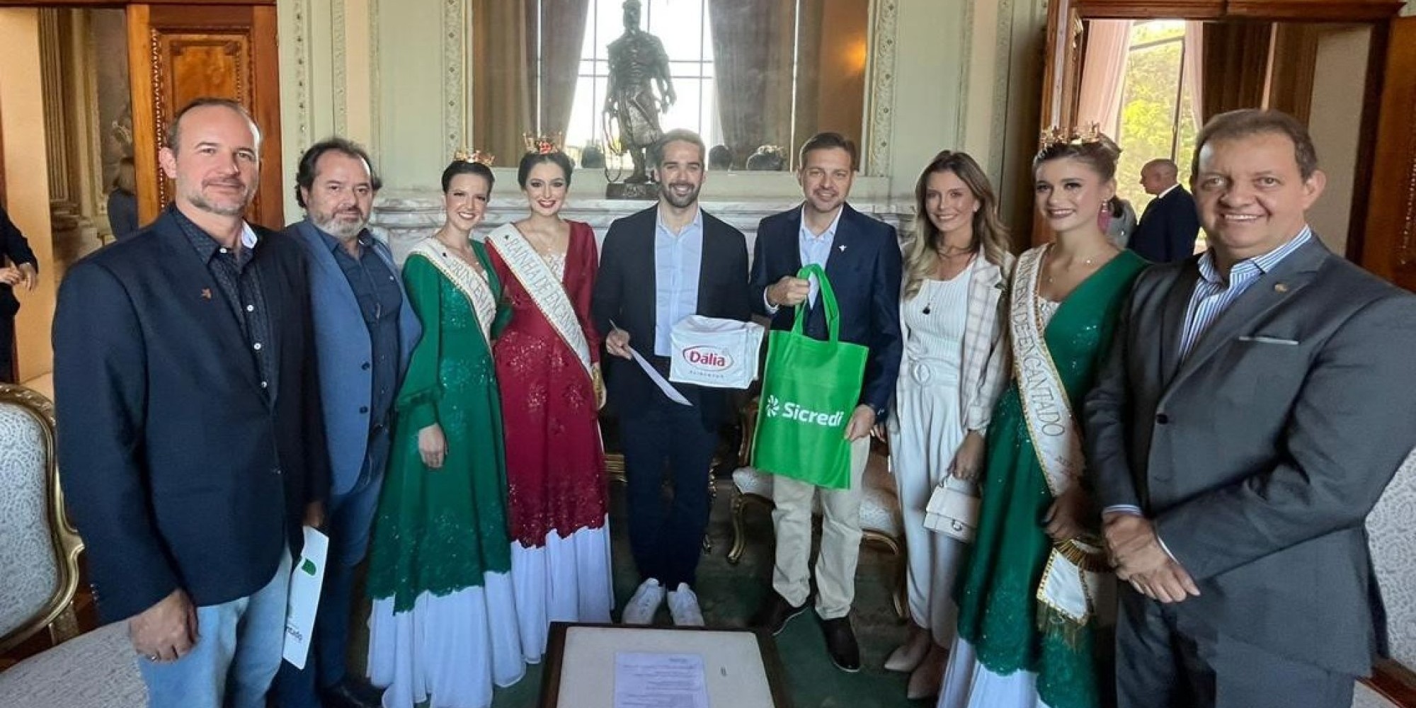Comitiva de Encantado convida autoridades para a Suinofest
