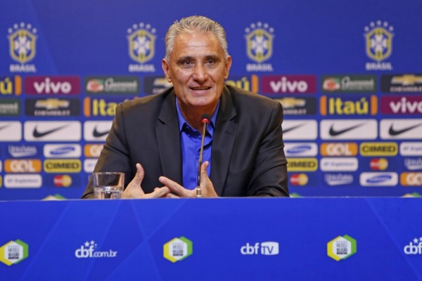 Tite chamou um jogador do Grêmio para os dois jogos
