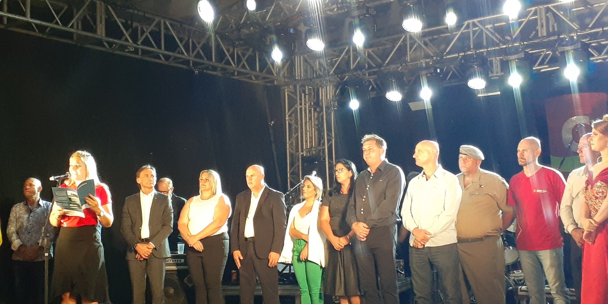 Abertura ocorreu na noite desta sexta-feira Abertura ocorreu na noite desta sexta-feira