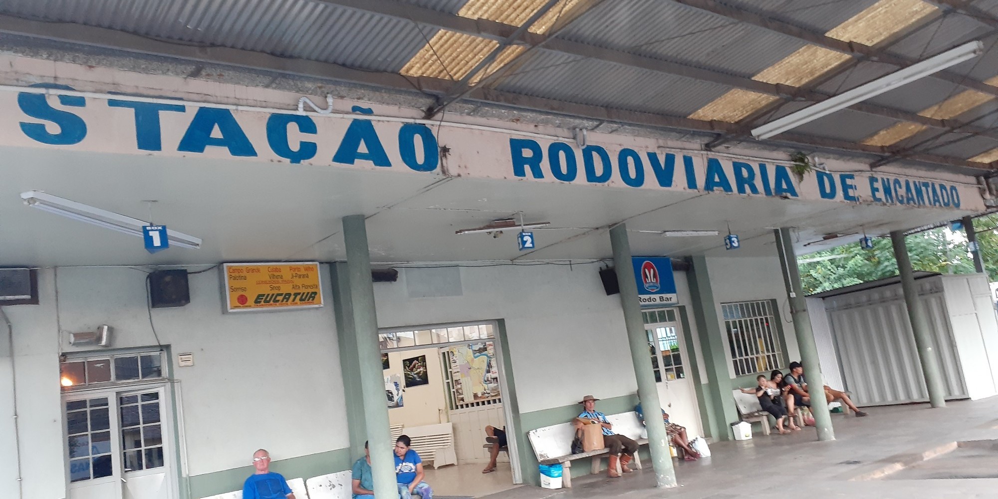 Homem ameaçou atendente na rodoviária e levou quantia em dinheiro Homem ameaçou atendente na rodoviária e levou quantia em dinheiro