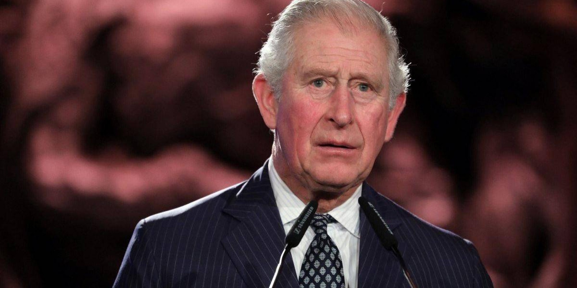 Charles tem 71 anos Charles tem 71 anos