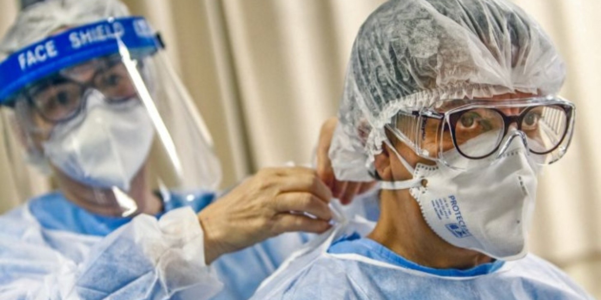 Os EPIs são usados por profissionais de saúde que prestam assistência ao paciente com Covid-19