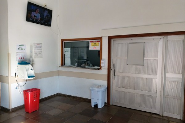 Três infectados estão internados no HBST 