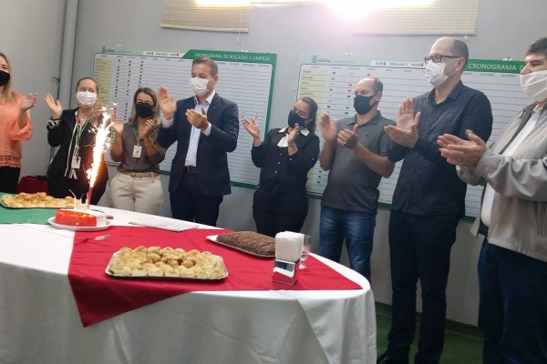 Imprensa foi recebida pelo prefeito Jonas Calvi e secretários