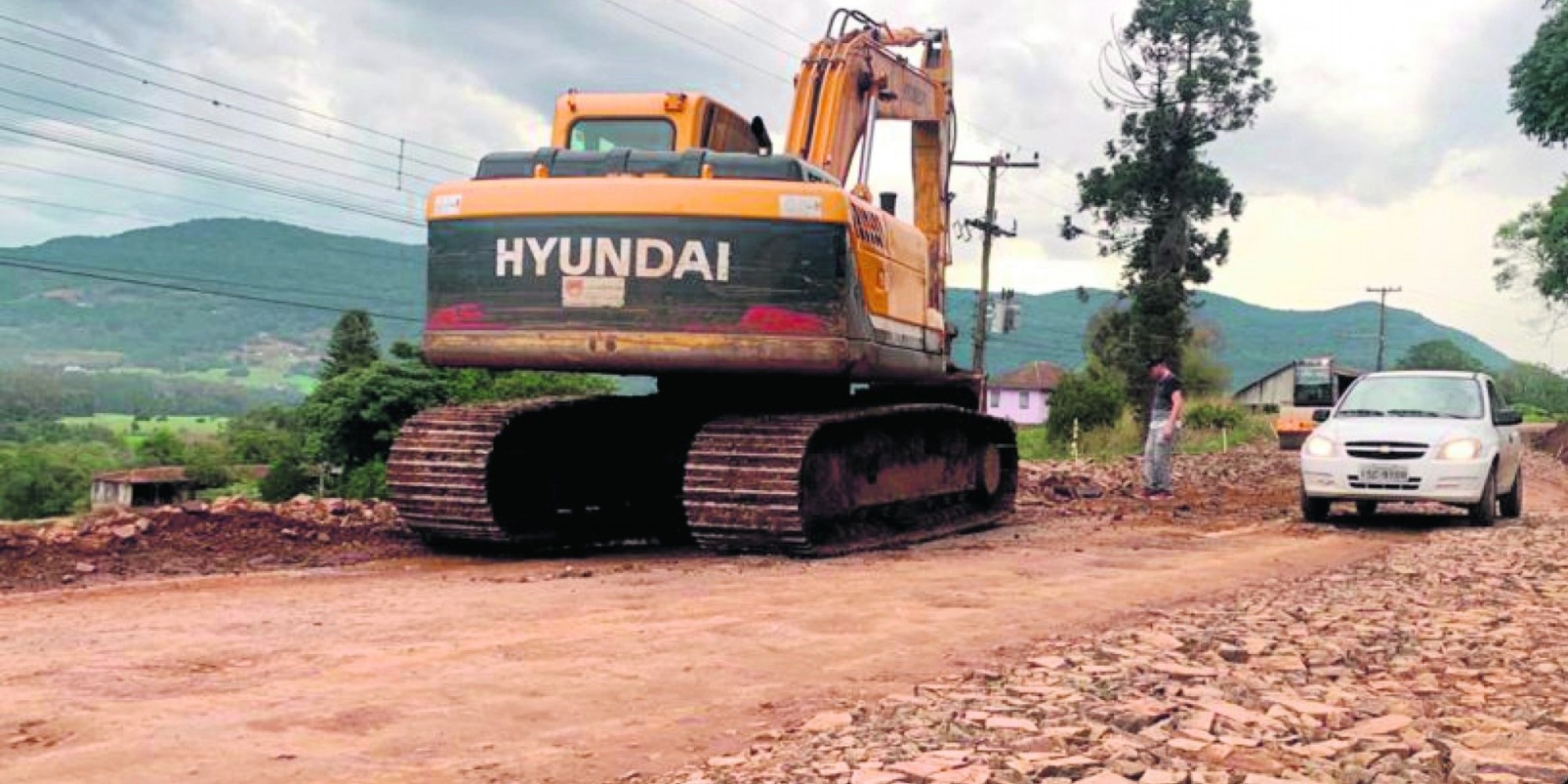 Fazenda Lohmann, pela “enésima” vez, cobra asfalto na ERS-129