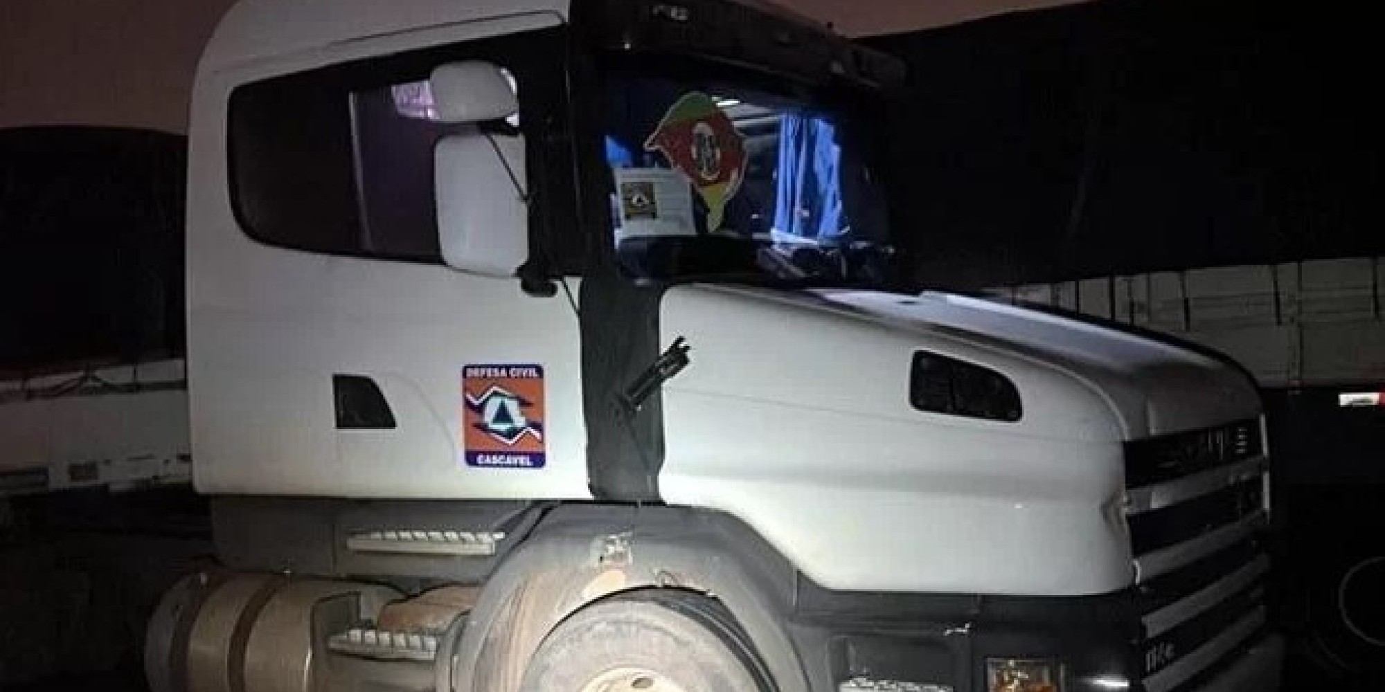 Mais de 50 quilos de cocaína são encontrados no estepe de caminhão com donativos para o RS