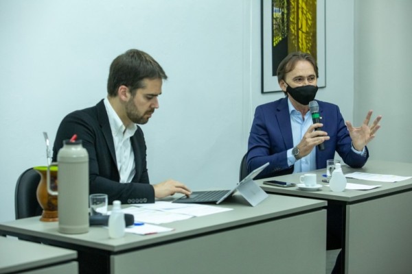 -Estamos viabilizando projetos de obras que têm caráter estratégico para algumas regiões do nosso Estado-, explicou Costella