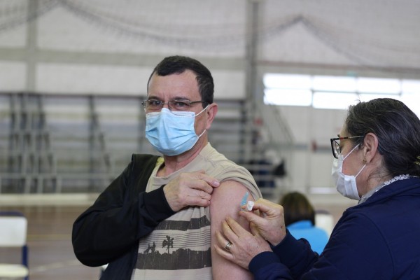 COVID-19: Muçum anuncia vacinação para pessoas a partir de 27 anos 