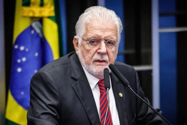 Jacques Wagner (PT-BA), líder do governo no Senado, considerou indevida a comparação feita por Lula