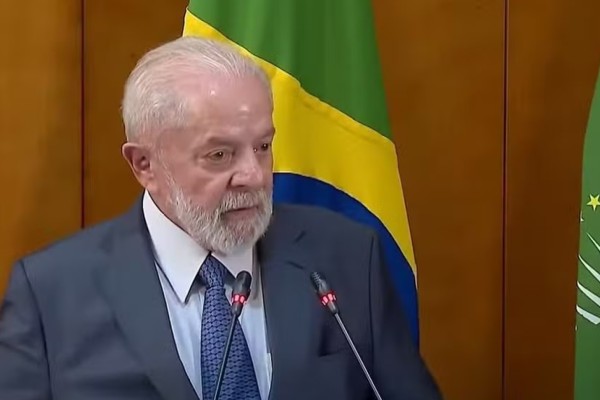 Pedido de impeachment tem adesão de deputados de partidos da base aliada