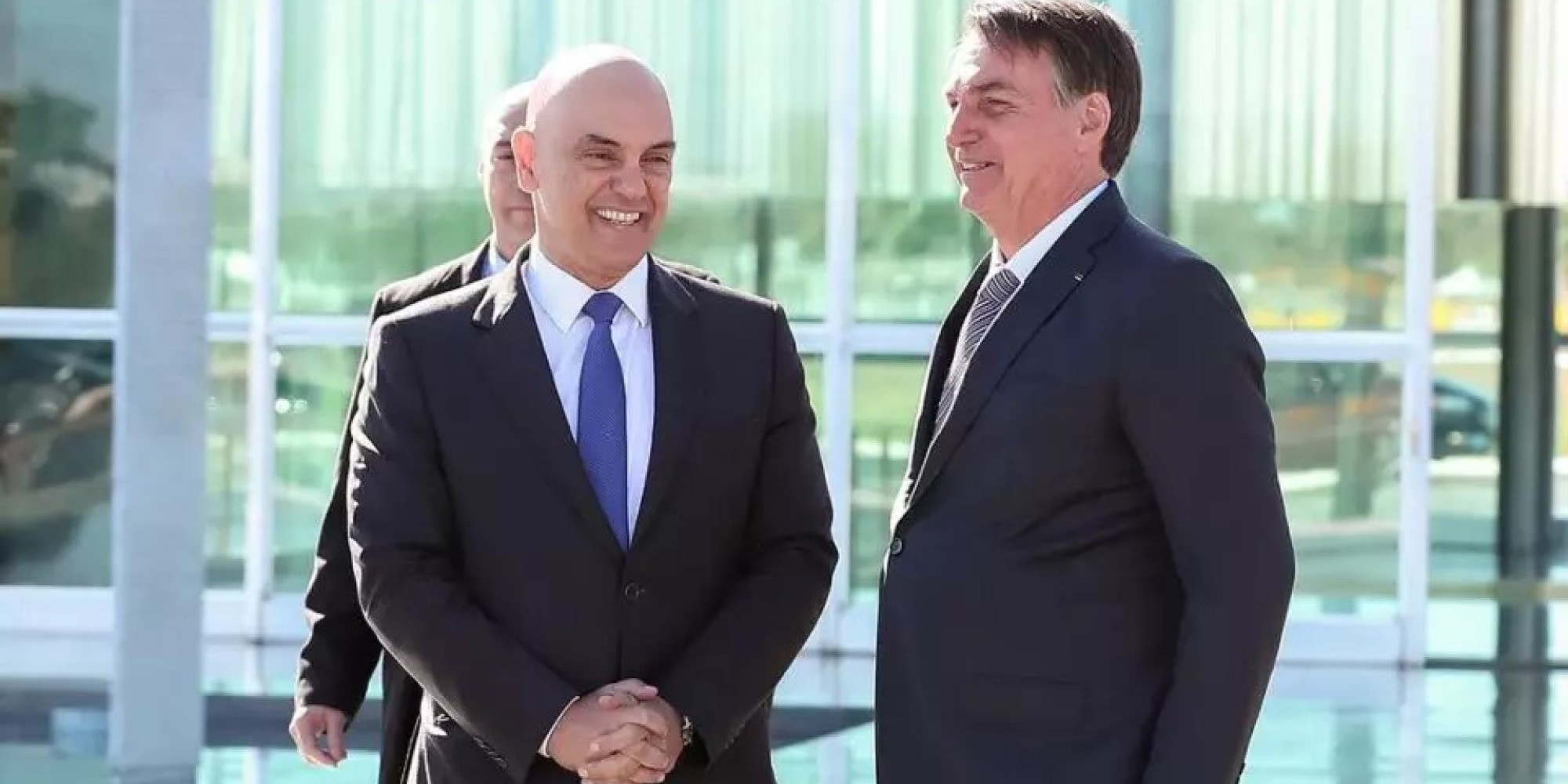 Alexandre ordena que Bolsonaro preste depoimento na data escolhida pela PF