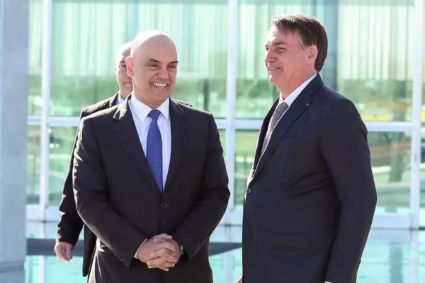 Alexandre ordena que Bolsonaro preste depoimento na data escolhida pela PF