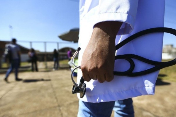 Cremers afirma que regras do Mais Médicos colocam a saúde das pessoas “em risco”