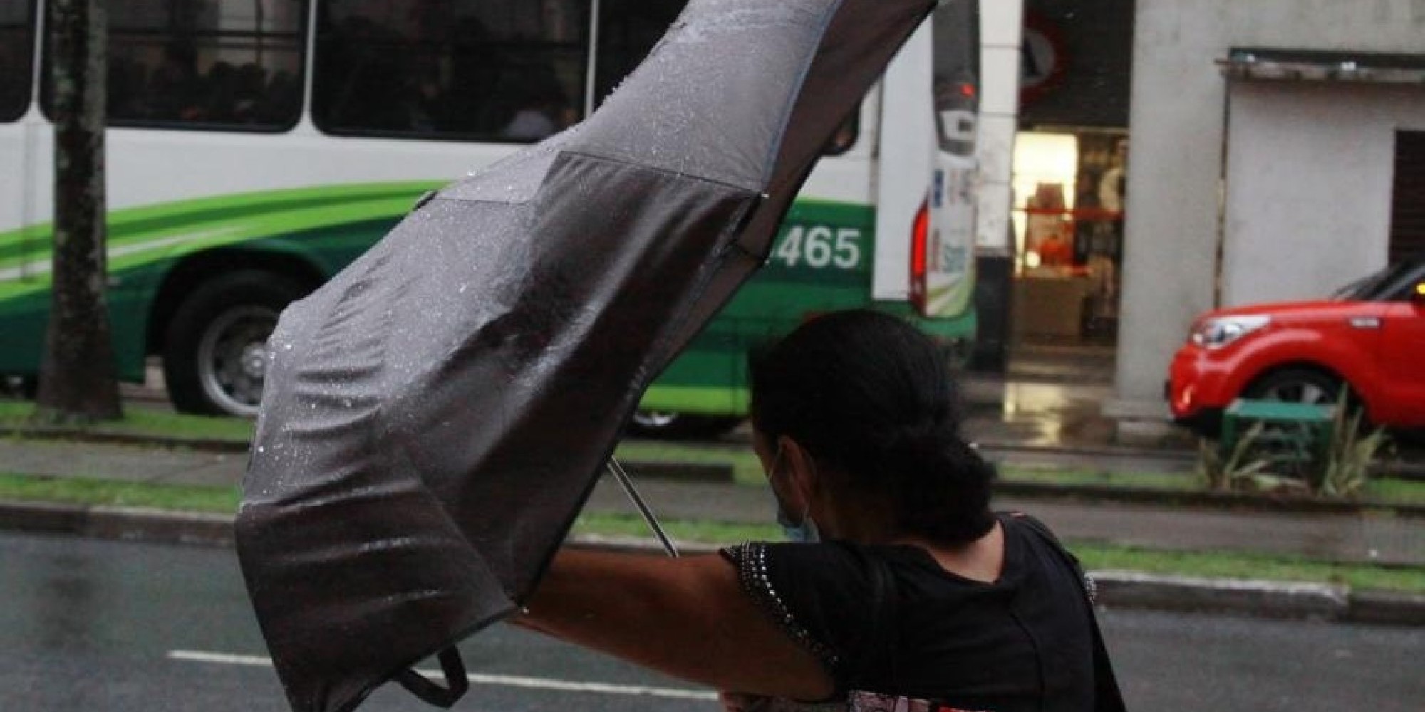 Rajadas de vento passaram dos 140 quilômetros por hora no Rio Grande do Sul