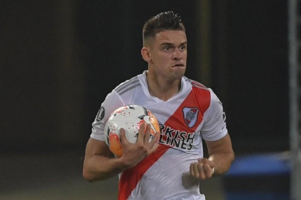 Borré joga no River Plate 