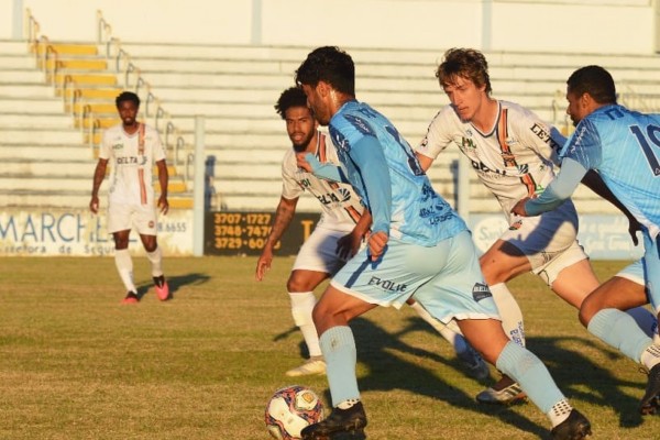 Alviazul venceu por 1 a 0 