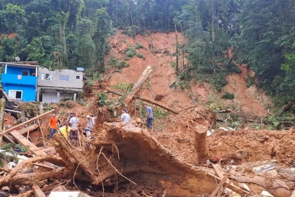 Número de mortos no litoral norte de SP sobe para 48