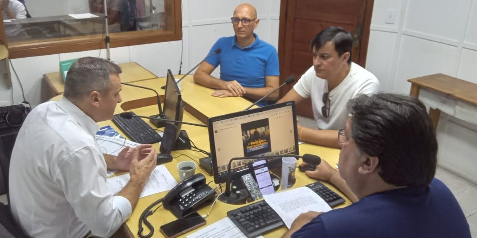 Lideranças divulgam o 1º Feirão de Oportunidades na Encantado FM 104.7