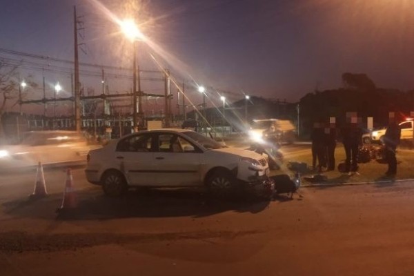 Motociclista fica gravemente ferida em acidente de trânsito