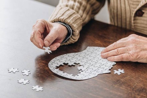 Mudanças no estilo de vida podem prevenir até 40% dos casos de demência