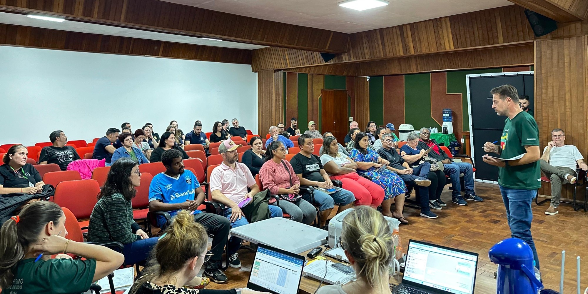 Prefeito e secretários se reúnem com líderes de abrigos municipais