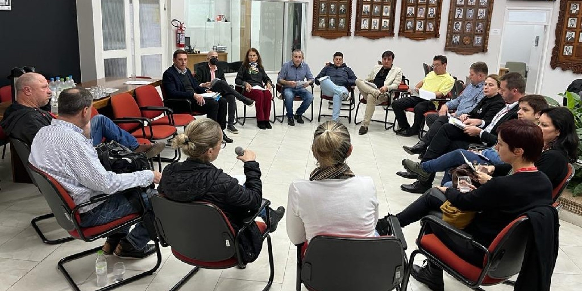 Equipe da Saúde presta esclarecimentos na Câmara de Encantado
