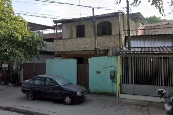 Adolescente mata os pais na noite desta quinta-feira