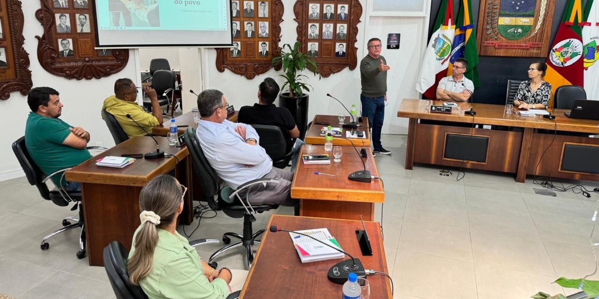 Vereadores eleitos em Encantado participam de sessão preparatória para a posse