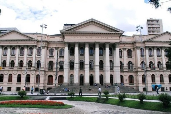 Aluna denuncia professor da UFPR por assédio moral