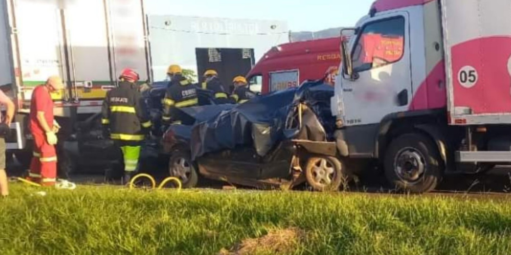 Acidente na RSC-287 deixa uma pessoa morta e cinco feridas