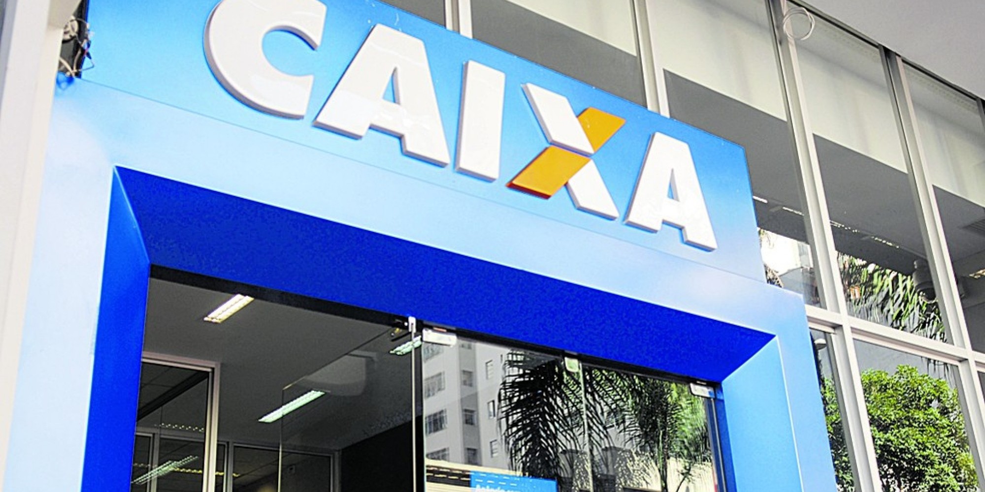 Nas ações para empresas, a Caixa dará apoio às micro e pequenas empresas, com redução de juros de até 45% nas linhas de capital de giro Nas ações para empresas, a Caixa dará apoio às micro e pequenas empresas, com redução de juros de até 45% nas linhas de capital de giro