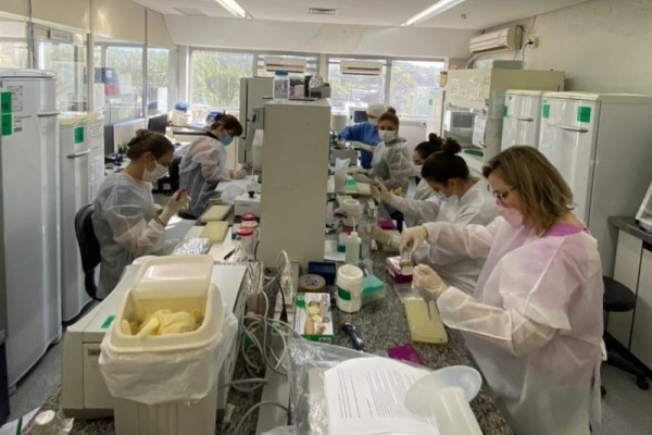Treinamento é conduzido por dua biólogas da Universidade de São Paulo (USP)