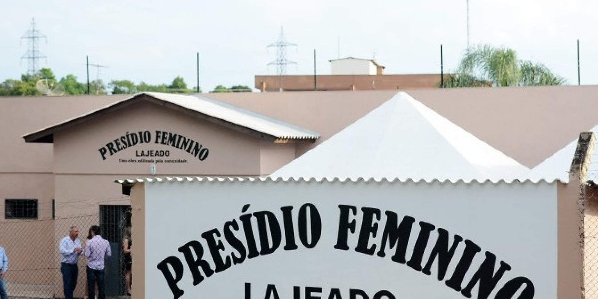Mulher é conduzida presa ao Presídio Feminino por estupro de vulnerável
