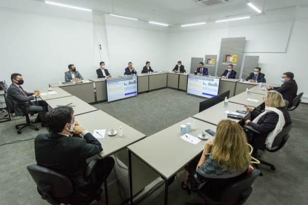 Durante mais de duas horas, governador apresentou um panorama dos assuntos que pautaram o encontro
