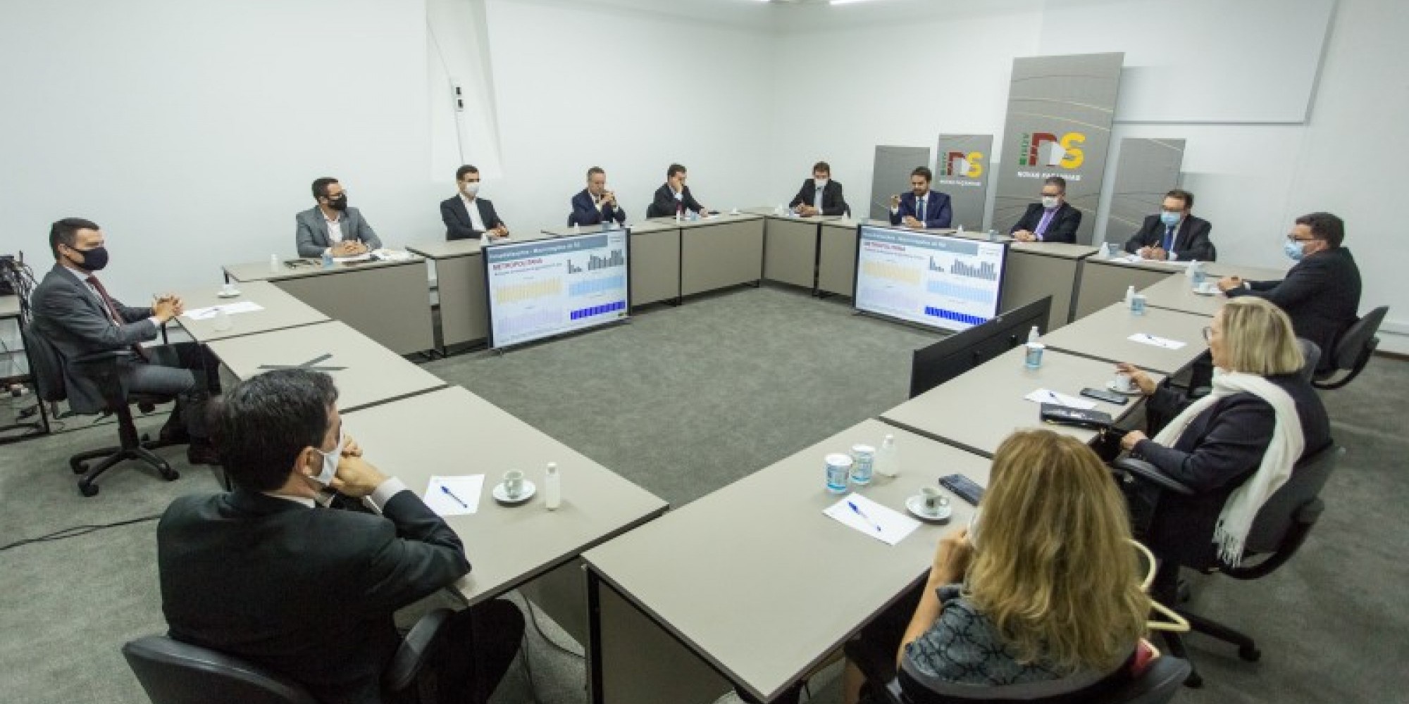 Durante mais de duas horas, governador apresentou um panorama dos assuntos que pautaram o encontro Durante mais de duas horas, governador apresentou um panorama dos assuntos que pautaram o encontro