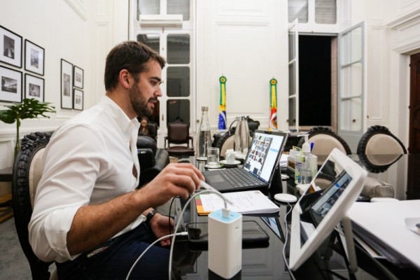  Depois da explanação inicial de Leite, todos os deputados presentes tiveram oportunidade de falar