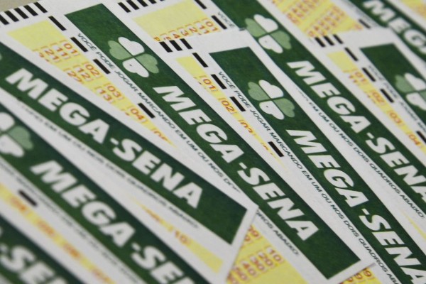 Mega-Sena pode pagar R$ 45 milhões neste sábado