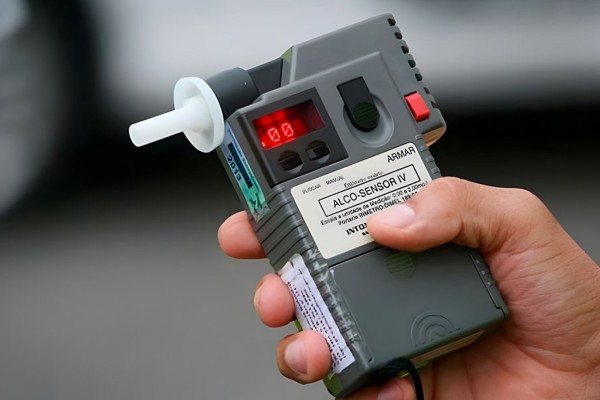 Motoristas são flagrados pela PRE em Encantado dirigindo embriagados