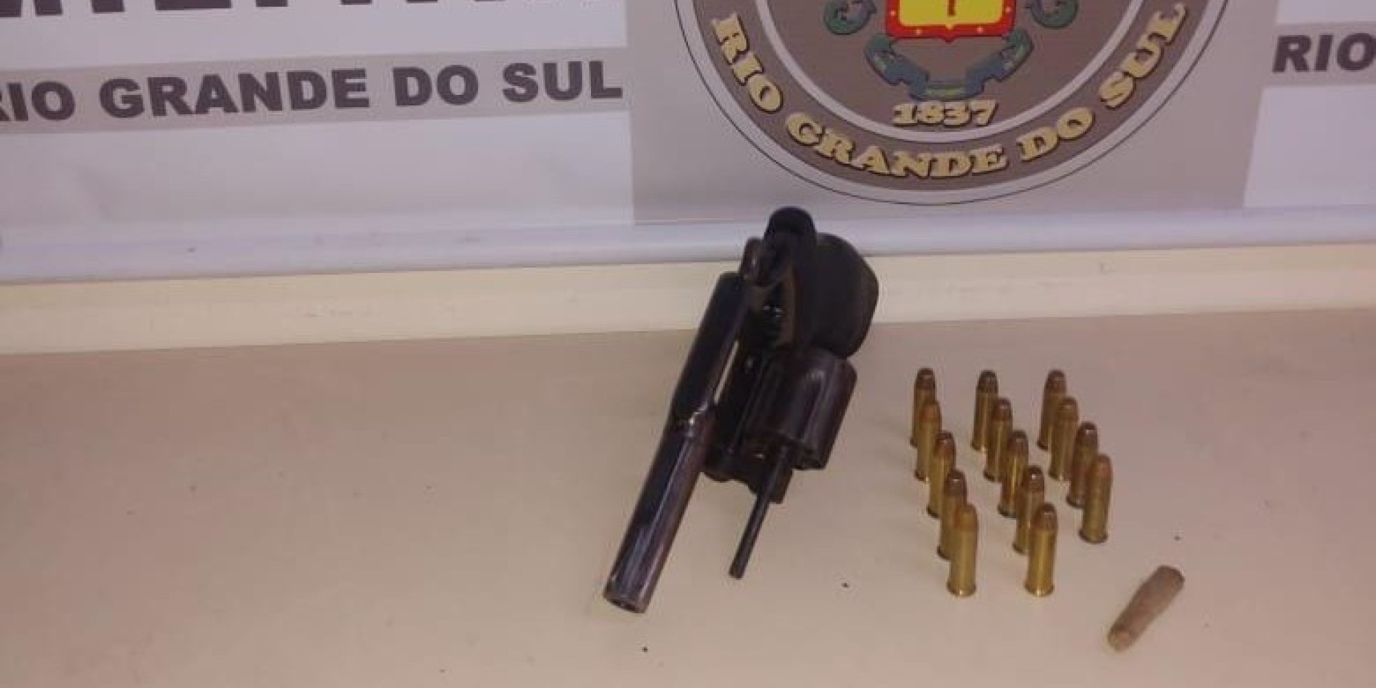BM prende homem por porte ilegal de arma em Roca Sales