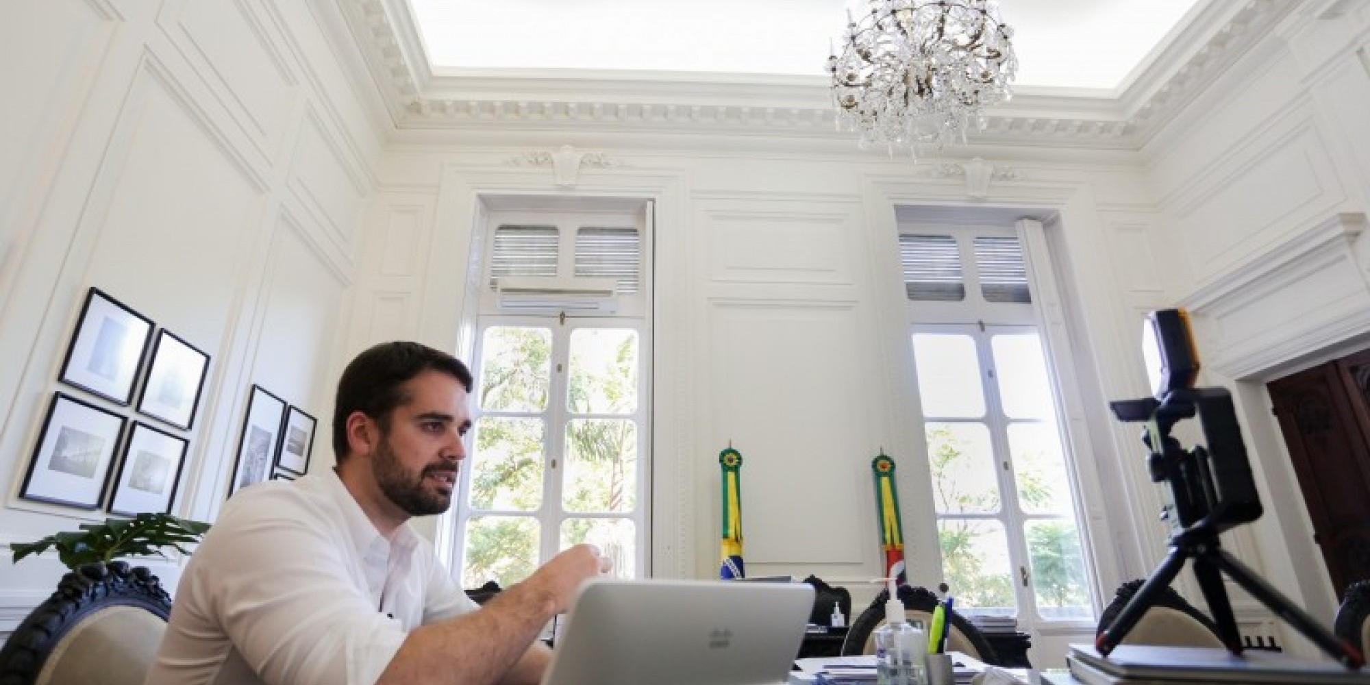 Governador disse que ainda está em definição se o retorno das aulas ocorrerá ao longo do mês de maio ou a partir de junho Governador disse que ainda está em definição se o retorno das aulas ocorrerá ao longo do mês de maio ou a partir de junho