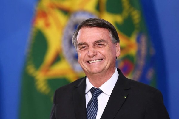 Vaquinha para pagar multas de Bolsonaro passou de R$ 17 milhões