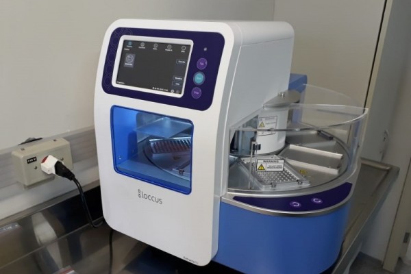 Aparelho extrai material genético do vírus presente nas amostras de casos suspeitos