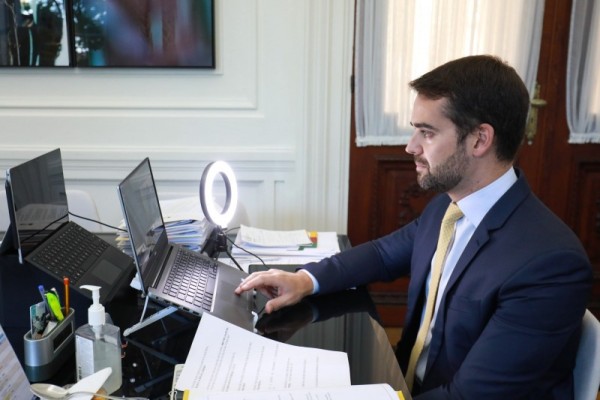 Leite disse na live que governo tem dado demonstrações de esforços para reduzir passivos