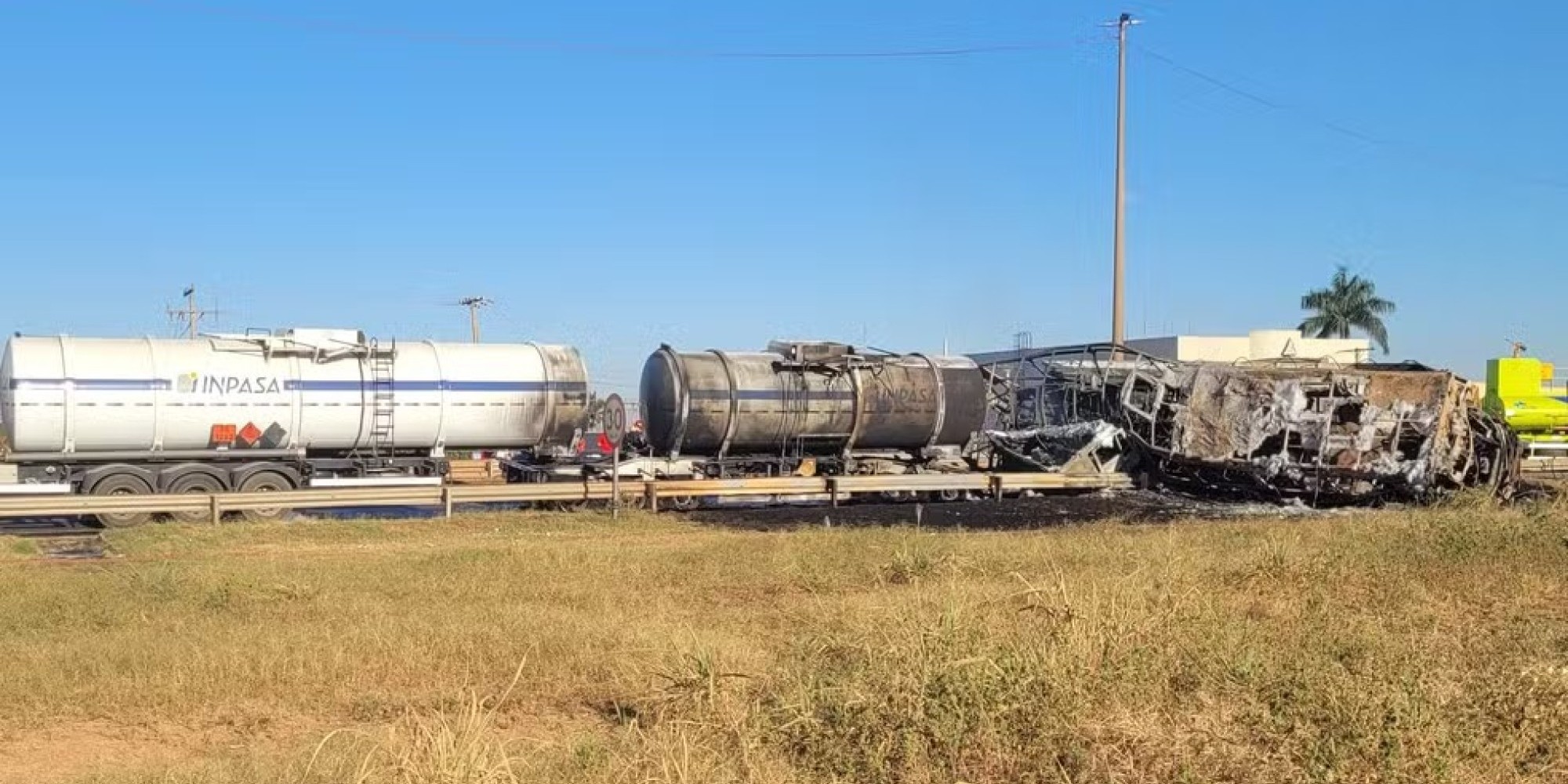 Acidente com carretas e ônibus deixa 5 mortos e feridos na BR-364 em MT