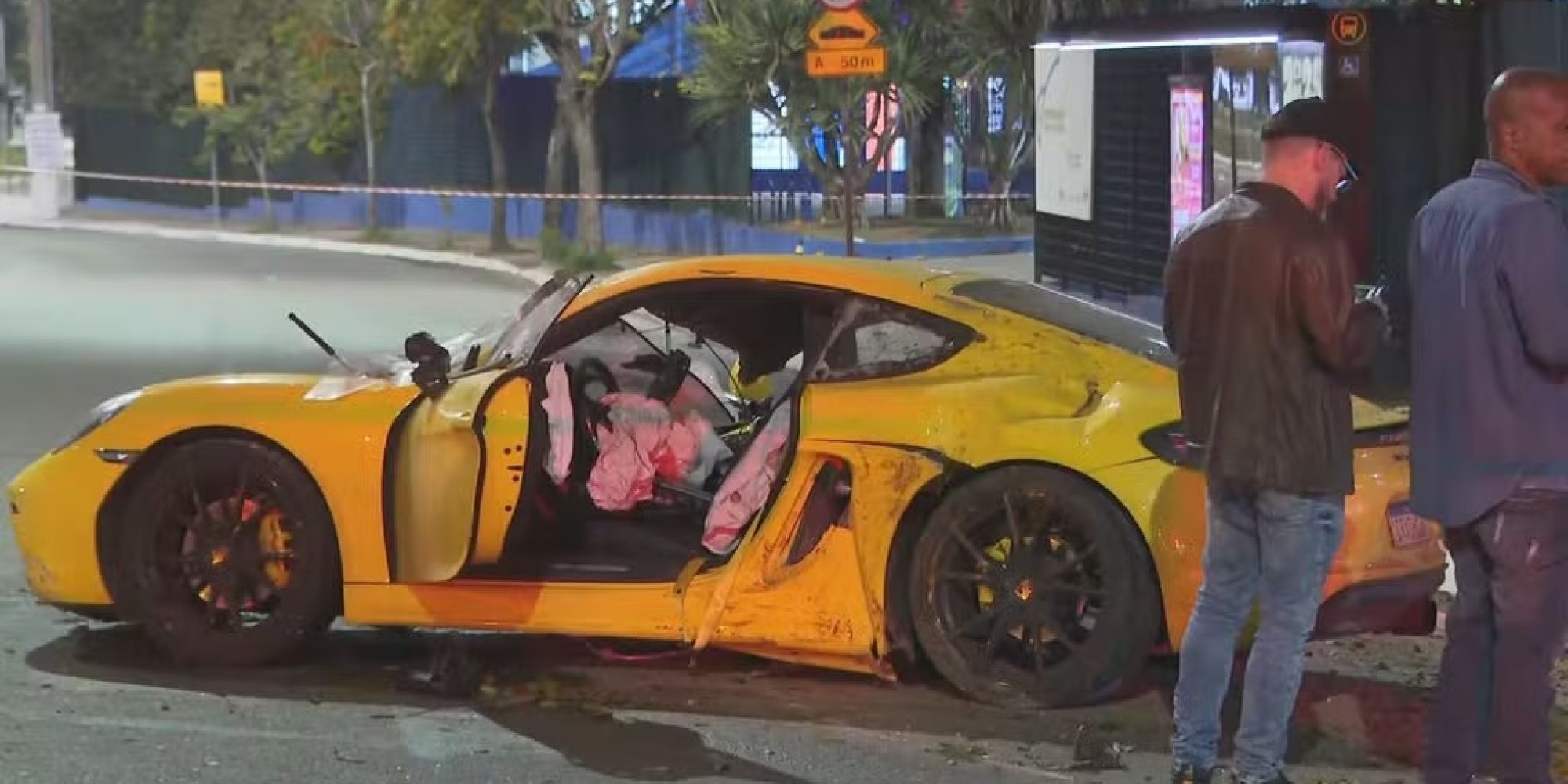 Motorista de Porsche atropela e mata motociclista após discussão de trânsito
