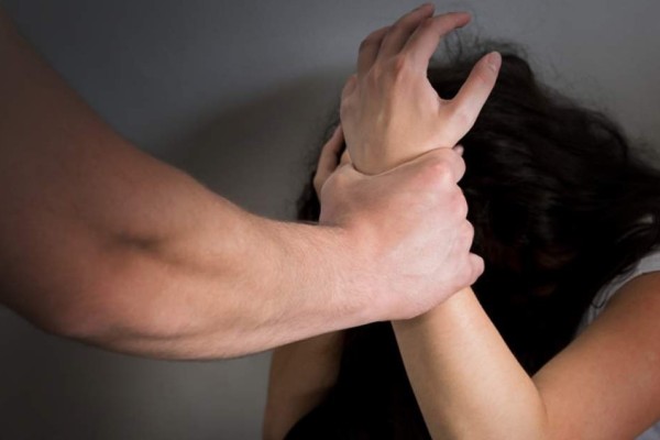 Mulher apanhava e era medicada sem necessidade pelo companheiro