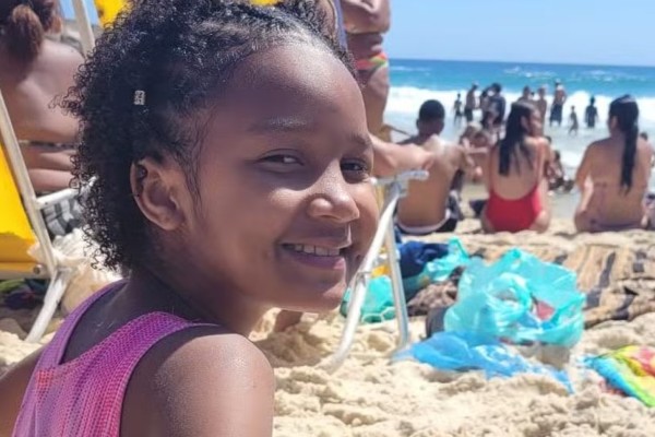 Corpo de menina de 11 anos que desapareceu a caminho de escola é encontrado